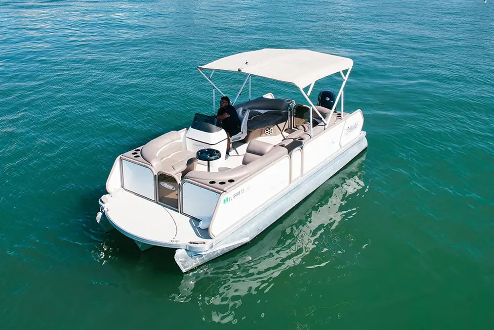 Pontoon Rentals on Lake Moultrie: Your Family Day on the Water